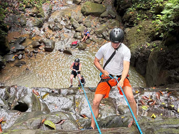 Waterfall rappelling Tour, Costa Rica with Luminosa Hostel